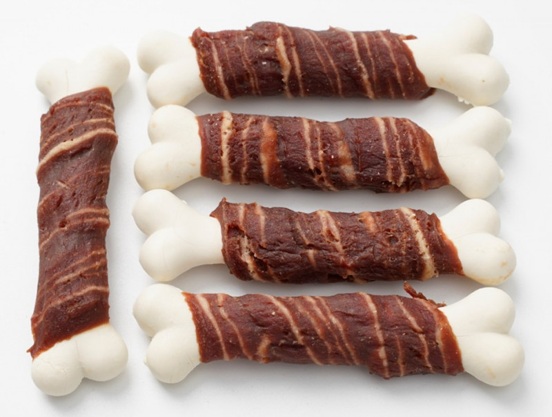 MARBLED BEEF WRAPPED BONES